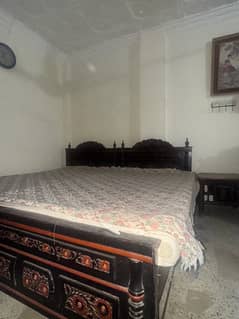 Chinioti 2 single beds set with chairs mattress