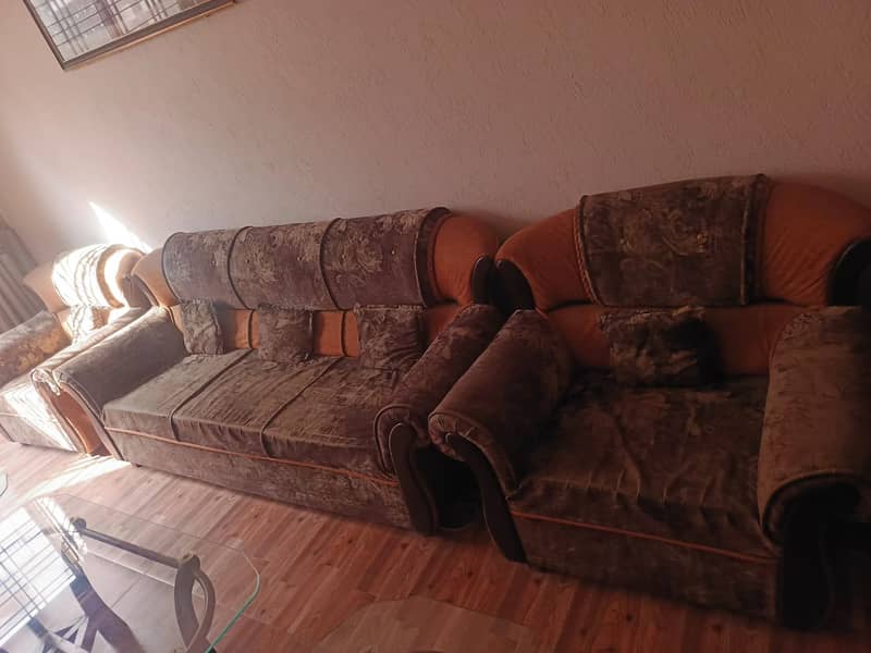 5 seater sofa for sale in excellent condition 1