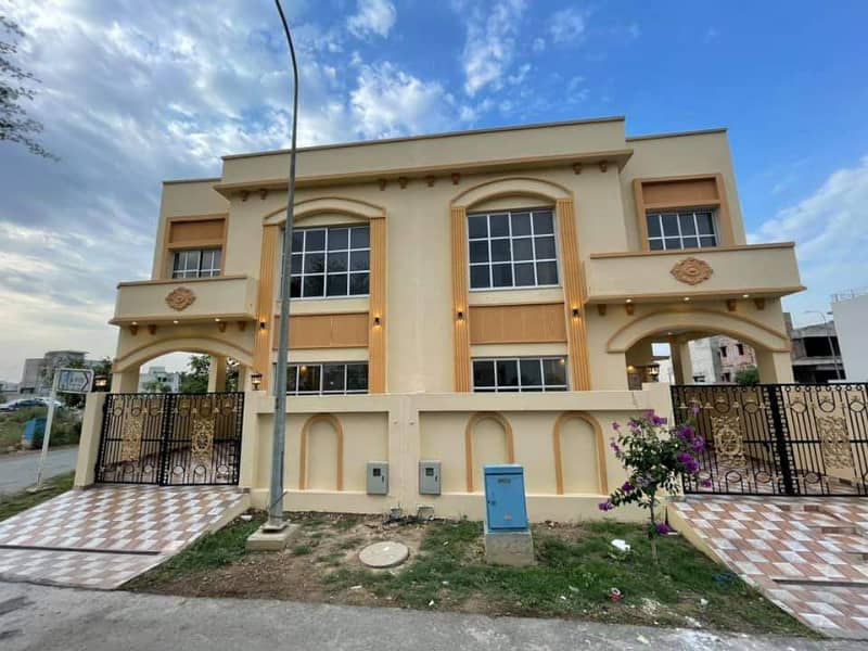 5 MARLA CORNER HOUSE AVAILBE FOR RENT 26