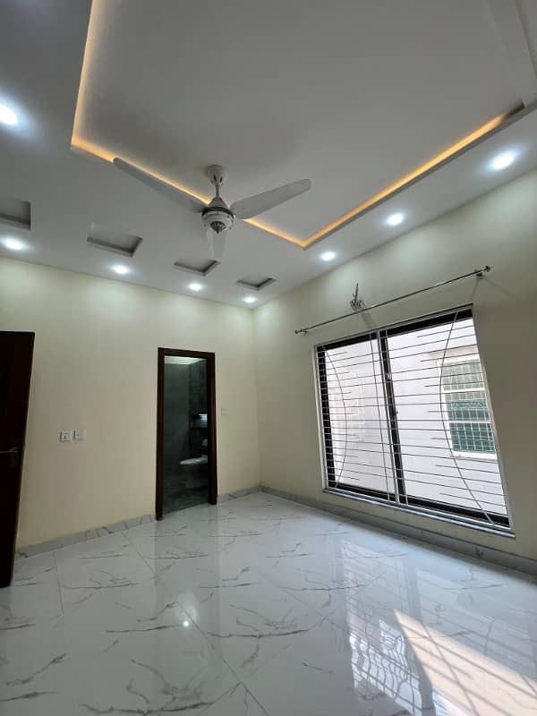 10 Marla Brand New Luxury Upper Portion For Rent In OVERSEAS A BLOCK Bahria Town Lahore 8