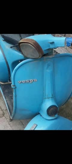 vespa scooter Italy made