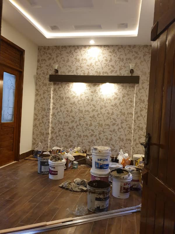 5 marla Used house For Sale Gas Available BB Block Sector D Bahria Town Lahore 21