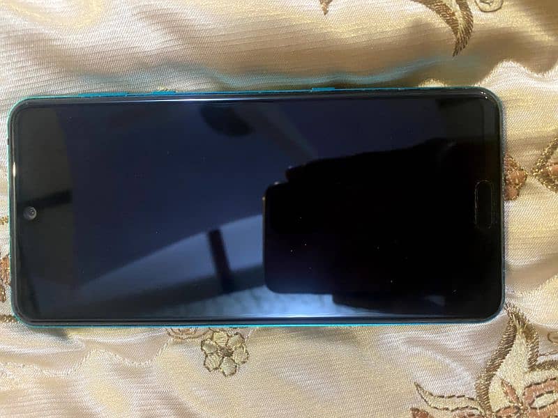 I'm selling Aquos R3 0