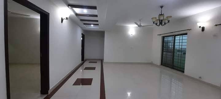 Ground Parking Apartment For Sale In Askari 11 Sec-B Lahore 2