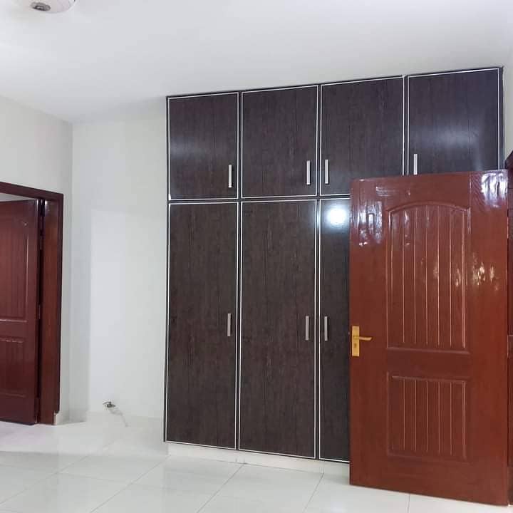 Ground Parking Apartment For Sale In Askari 11 Sec-B Lahore 6