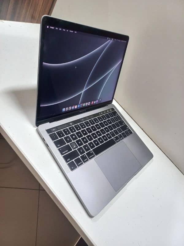 Macbook pro 2016 13inch 8gb 256gb 2