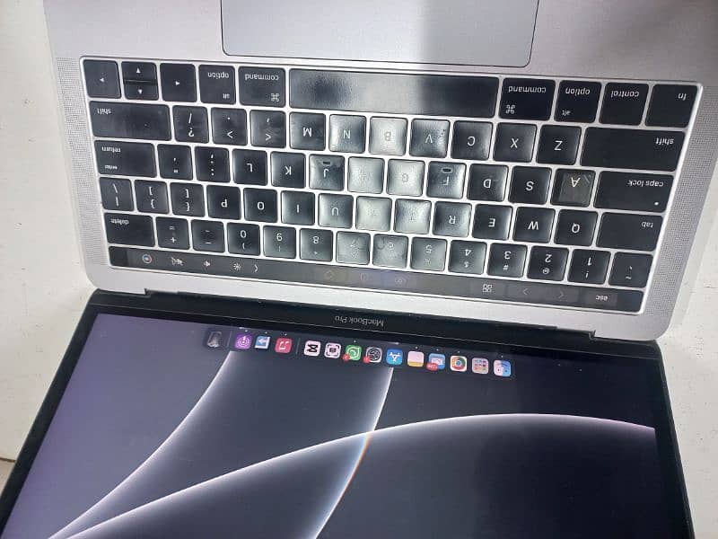 Macbook pro 2016 13inch 8gb 256gb 5