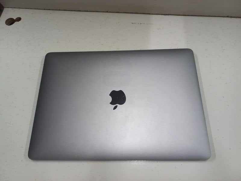 Macbook pro 2016 13inch 8gb 256gb 6