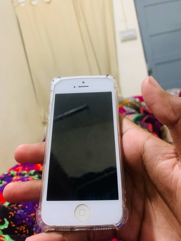 I phone 5 PTA APPROVED (03175454080)call/whatsapp 2