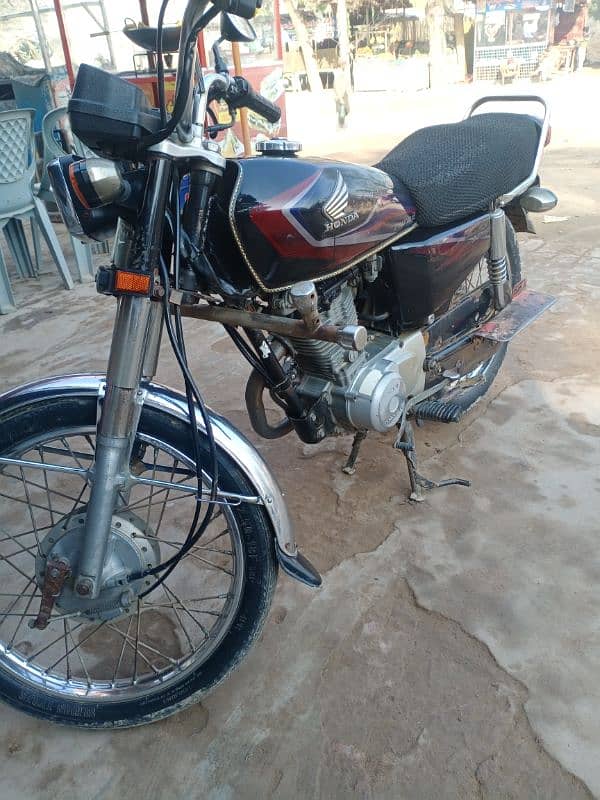 Honda CG 125 Black contact number call/SMS and WhatsApp 03125057401 6