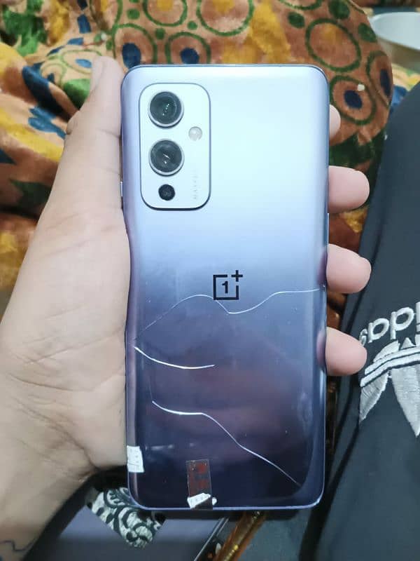 Oneplus 9 Dual Sim 12/256 minor back crack 1