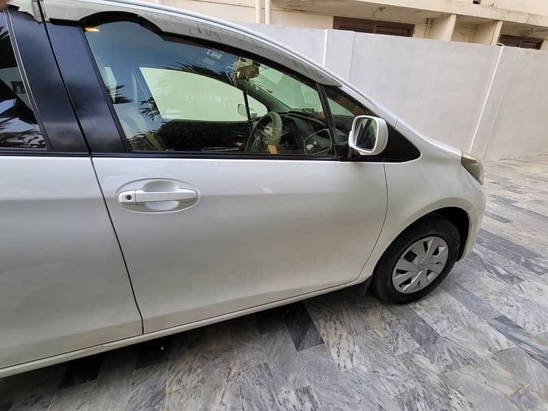 Toyota Vitz 2015 1.0 7