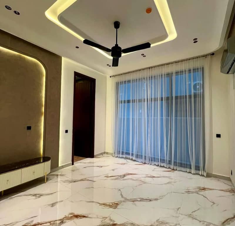 5 MARLA BVRAND NEW LAVISH BVUNGALOW FOR SALE IN DHA PHASE 9 7