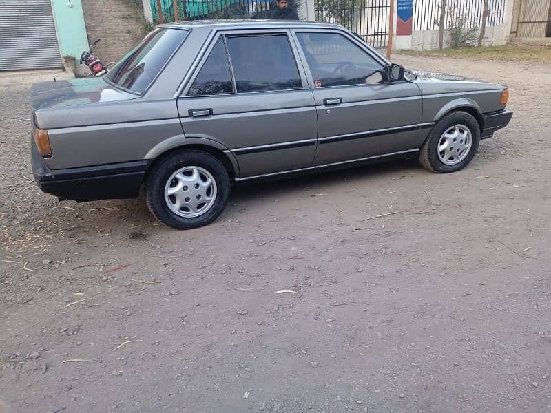 Nissan Sunny 1990 4