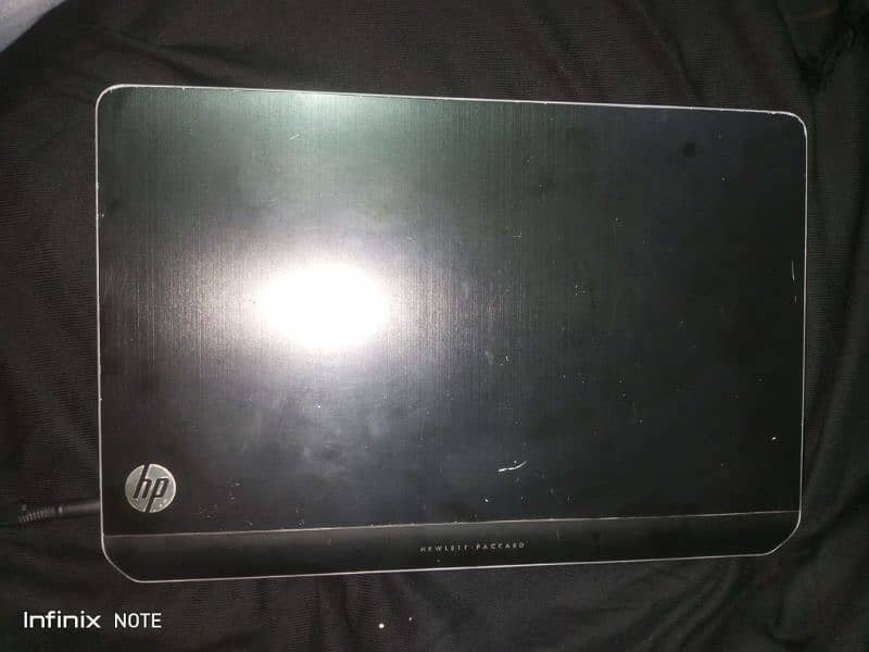 Hp Envy dv7 17 inches LCD 2