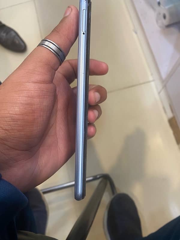 vivo y12a 32gb  with box and charger available in good condition 6