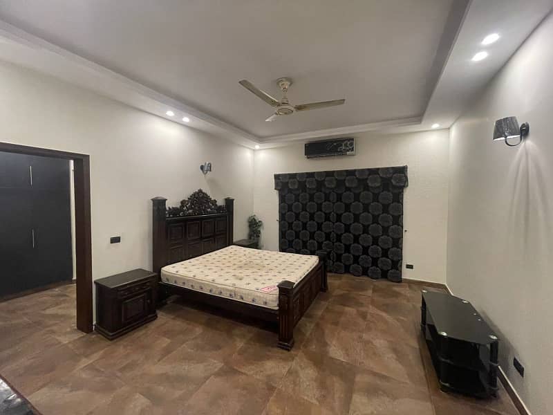 1Kanal Most Beautiful House Available For Sale DHA Phase 4 18