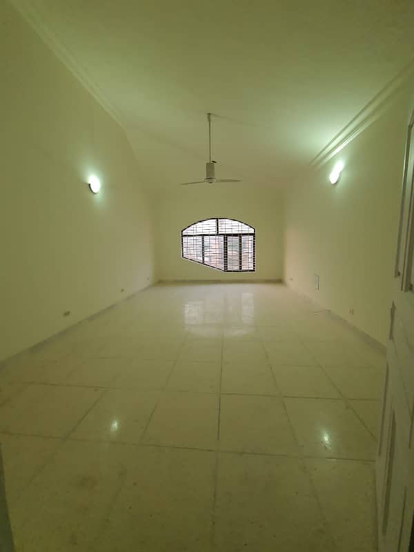 F-11's Finest: 1 Kanal Lower portion for Rent Islamabad 11