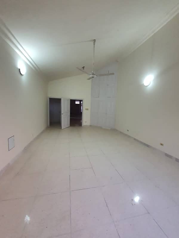 F-11's Finest: 1 Kanal Lower portion for Rent Islamabad 13