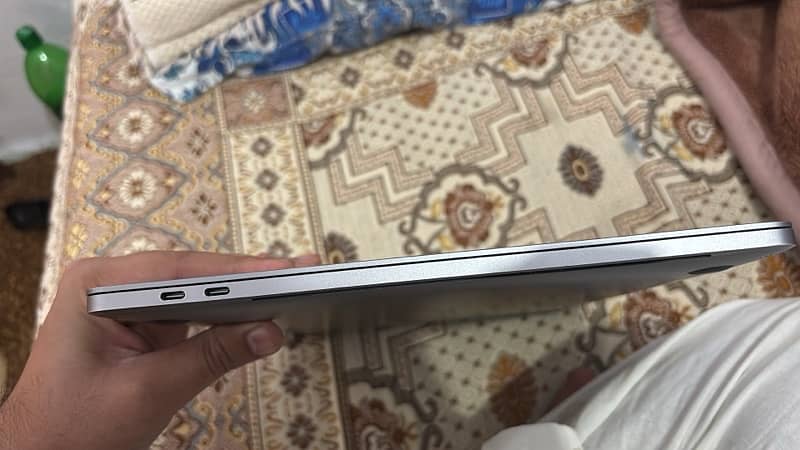 macbook pro 2018 4