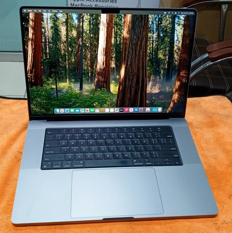 MacBook Pro M1 Pro Chip 2021 XDR Liquid Retina 16inch 16GB RAM/1TB SSD 0