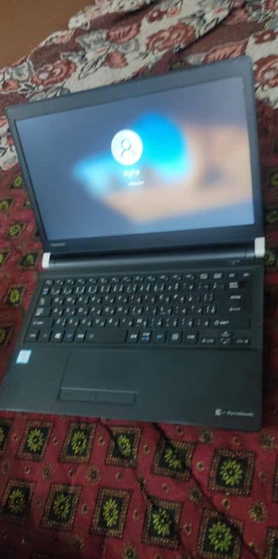 Toshiba Core i5 6th generation, 4 gb ram,320 hdd,3 hrs battery,windo10 1