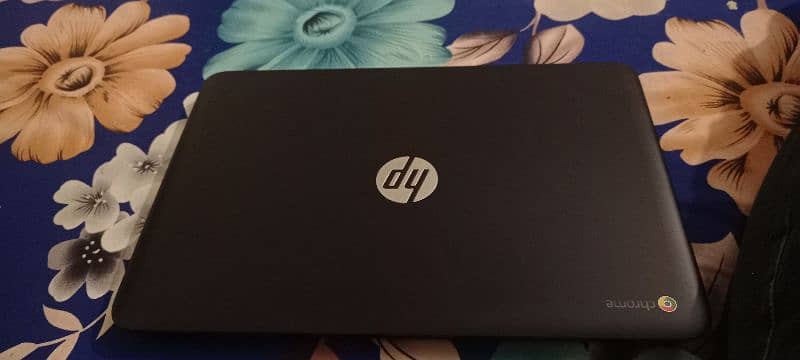 I am selling Hp Smb 14 chrome  laptop 3