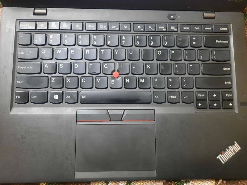 Lenovo X1 carbon core i5 5th gen 2