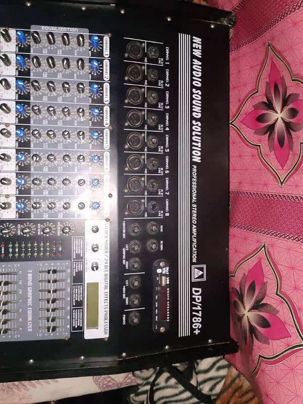 mixer or speakr box 6