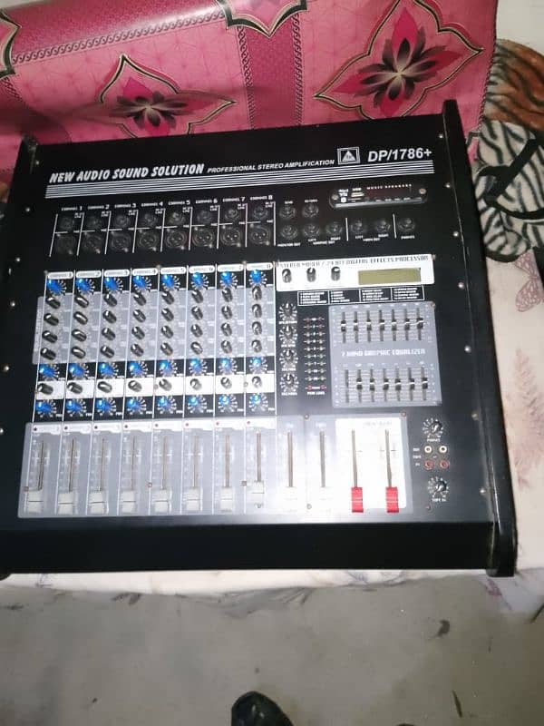 mixer or speakr box 8