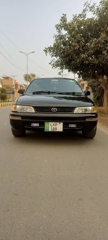 Toyota Corolla XE 2000 3