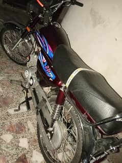 used bike united modal 2024 1000km cadchion 10/10 original Tanki tapay