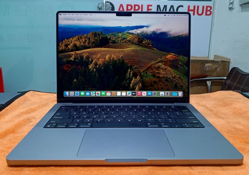 MacBook Pro M1 Pro Chip 2021 XDR Liquid Retina 14-inch 16GB/512GB SSD 0