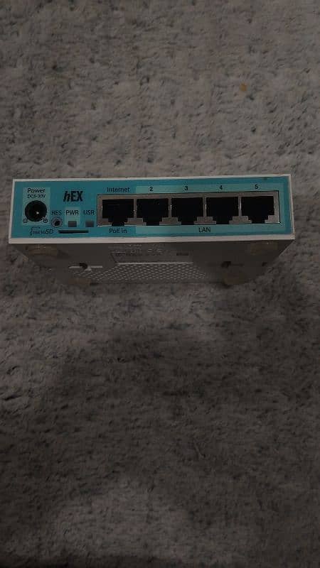 Mikrotik Router Board RB750Gr3 1