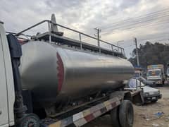 milk tanker for sale 7500 litters capacity. stainless steel