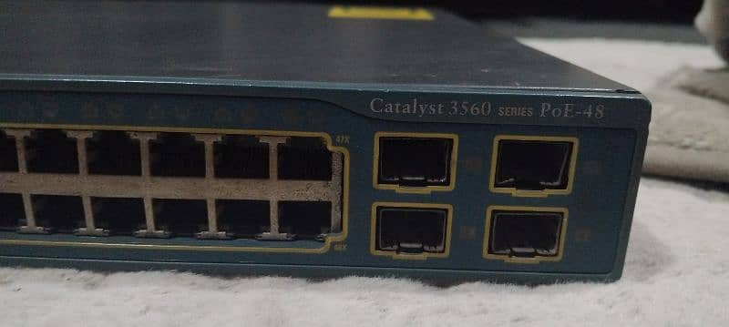 Cisco Catalyst 3560 series  POE-48 Switch 1