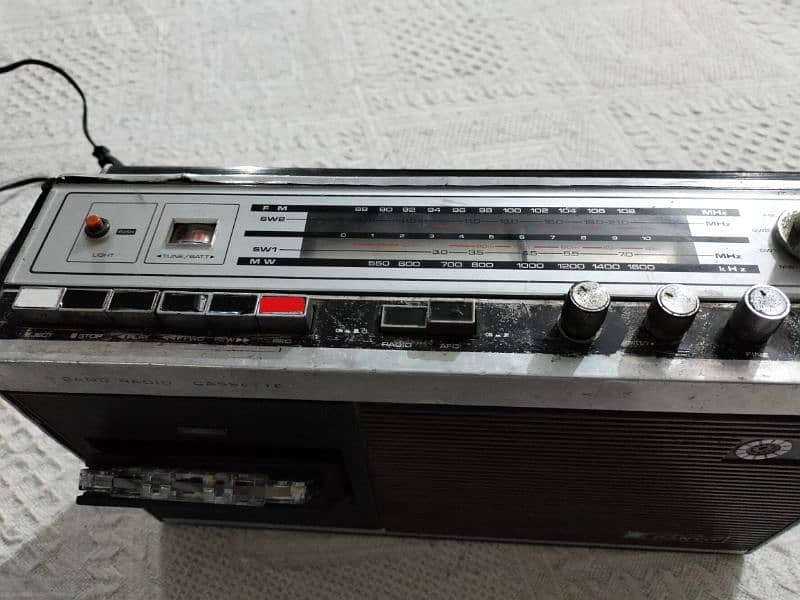 tape recorder radio Sanyo made in japan 0