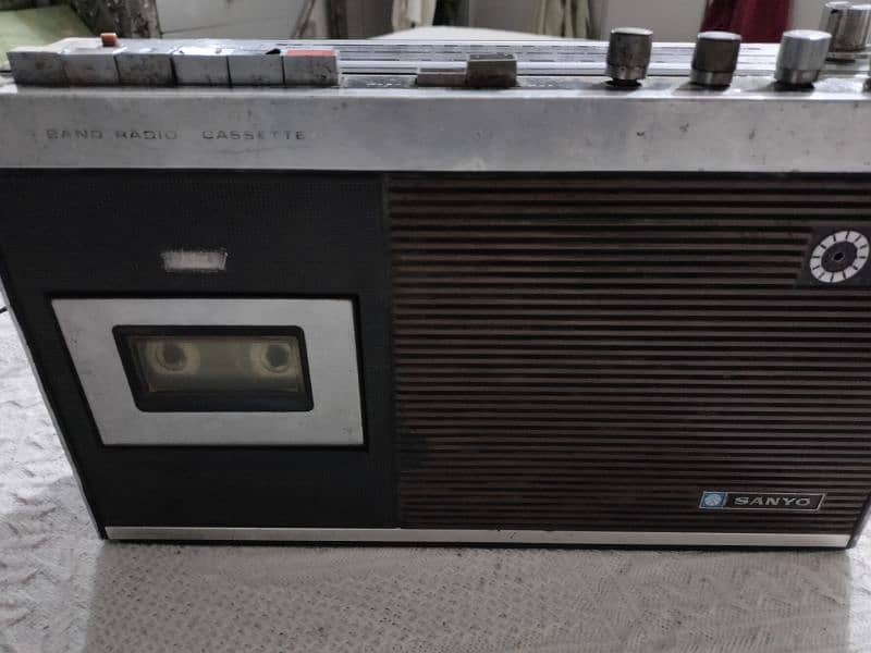 tape recorder radio Sanyo made in japan 2