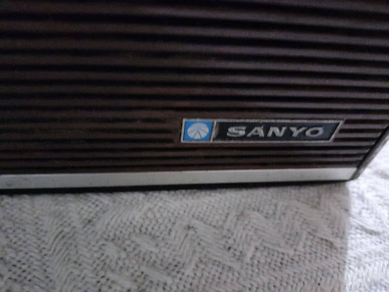 tape recorder radio Sanyo made in japan 4