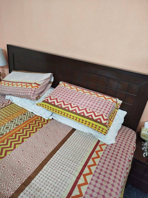 good condition bedset 2