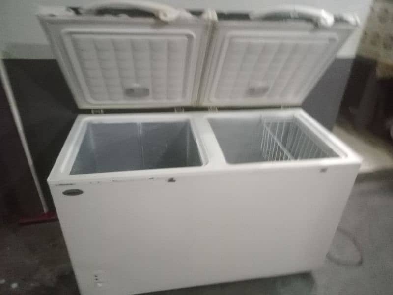 waves deep freezer 10 by 10 condition genuine compressor genuine gas 4