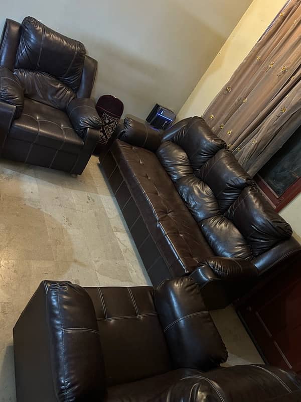 leather Style sofa set in excellent conditin slightly used 0