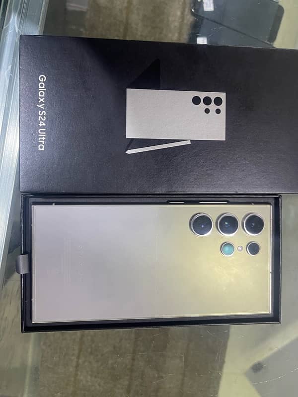 Samsung S24 Ultra Non pta HK 256Gb with box 2