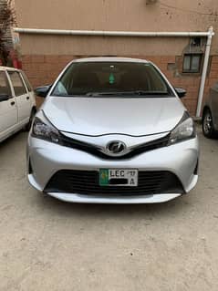 Toyota Vitz 2015