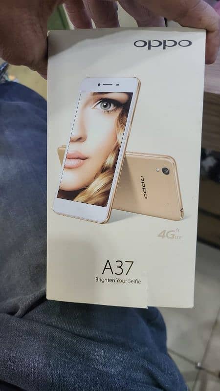 Oppo a37 pta official approved double SIM 2/16gb with box charger. . 2