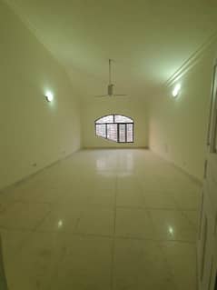 Spacious 1 Kanal upper portion House for Rent in F-10, Islamabad