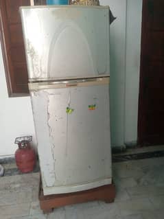 Dawlance Fridge For Urgent Sale Serious Buyers Contact me