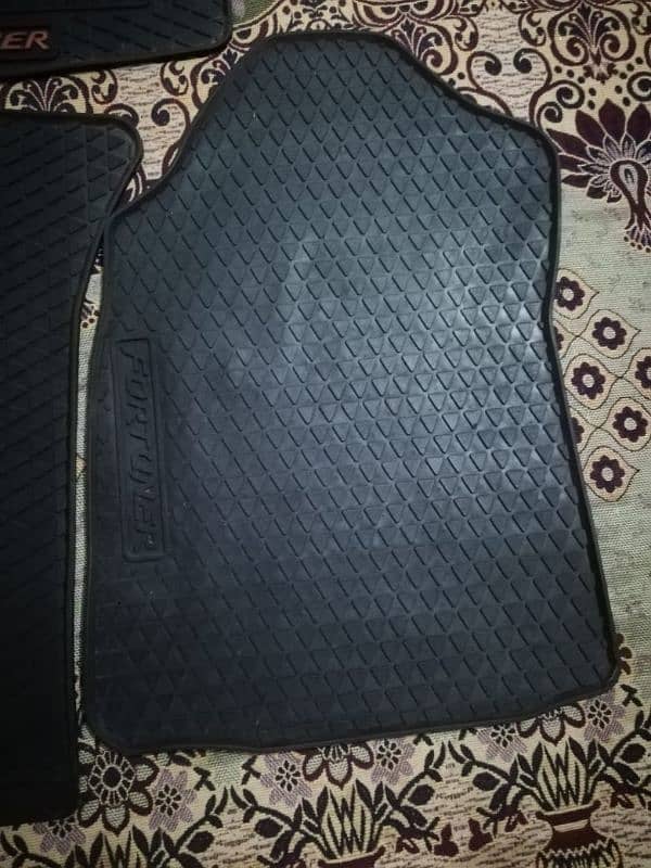 FORTUNER MATS 3