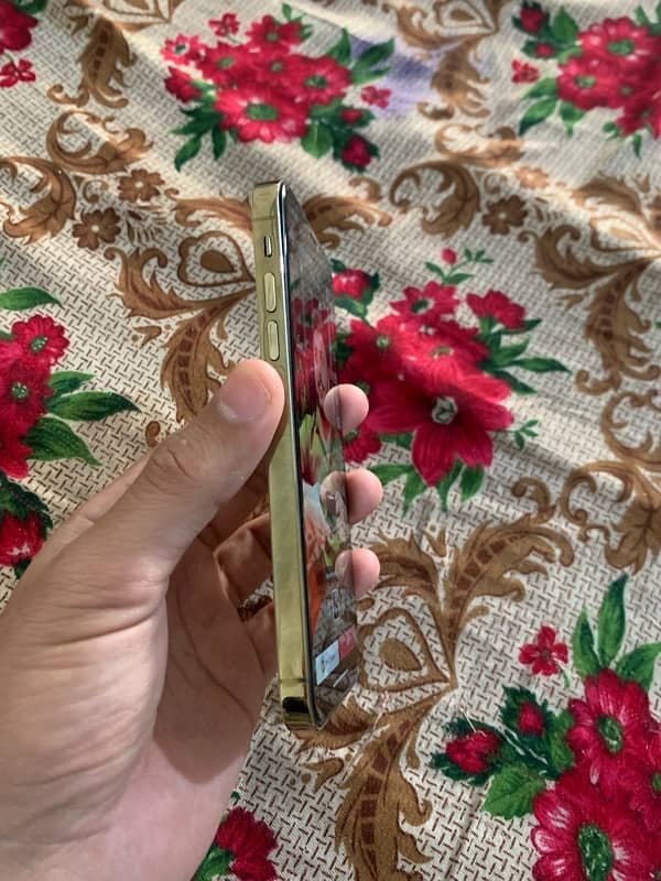 iPhone XR pta approved 2