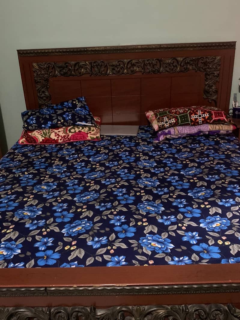 "Affordable Bed Set - Great Condition & Low Price!" 0